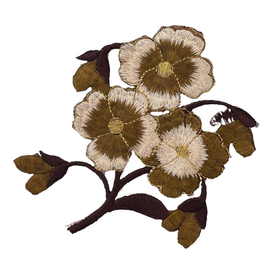 P0300-drie-bruine-bloemen-op-steel-patch