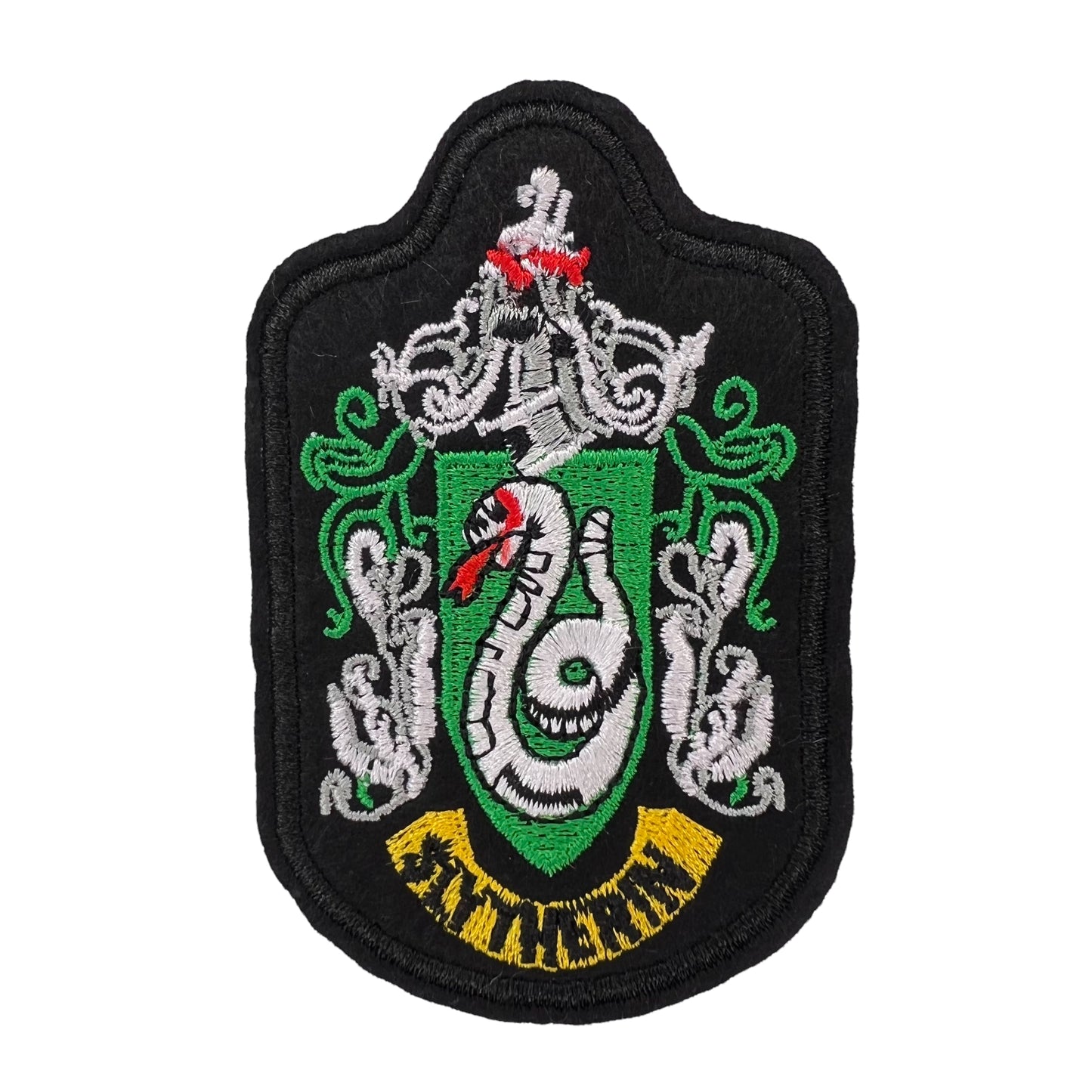 P0400-zwarte-met-groene-slytherin-patch.jpg