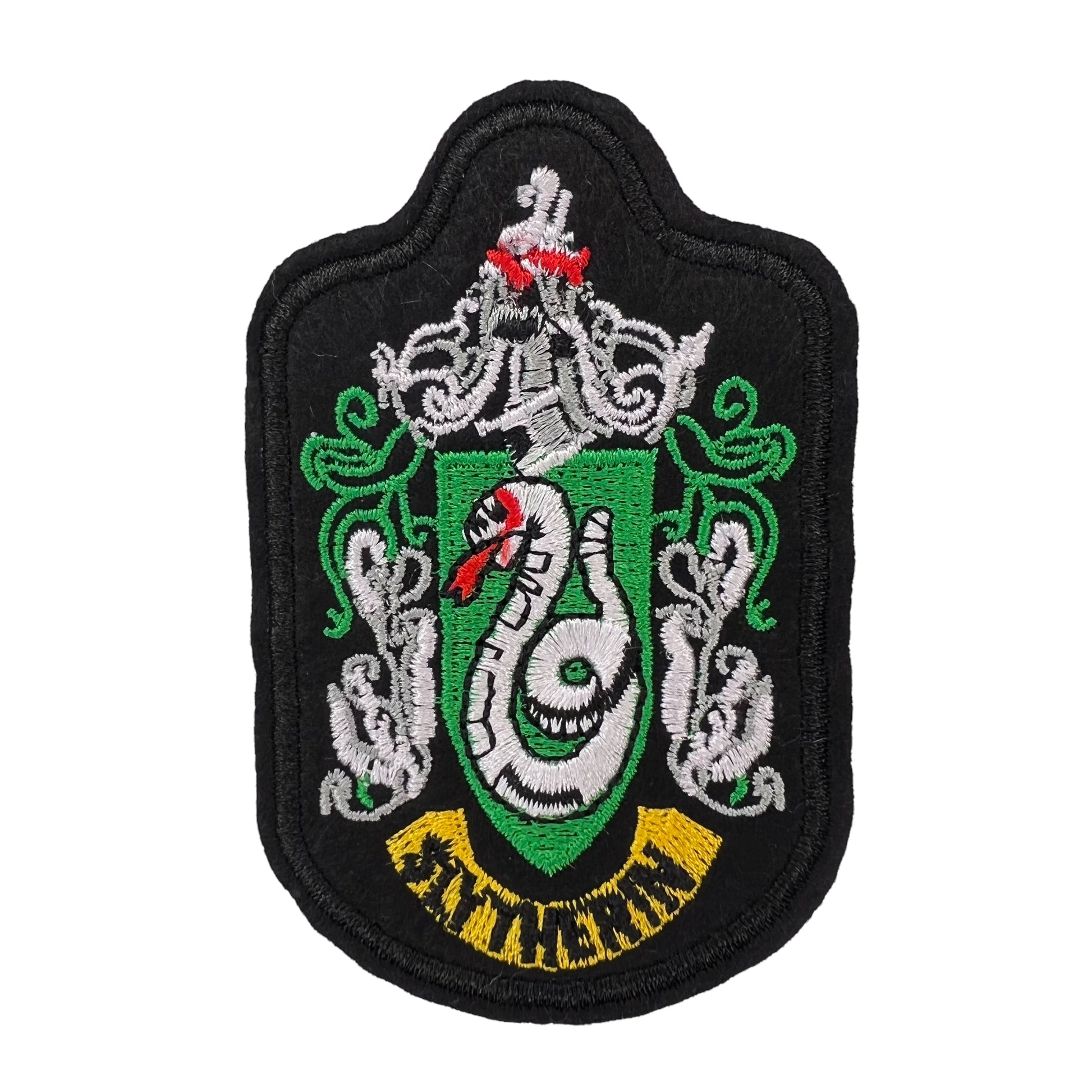 P0400-zwarte-met-groene-slytherin-patch.jpg