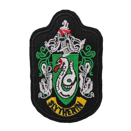 P0400-zwarte-met-groene-slytherin-patch.jpg