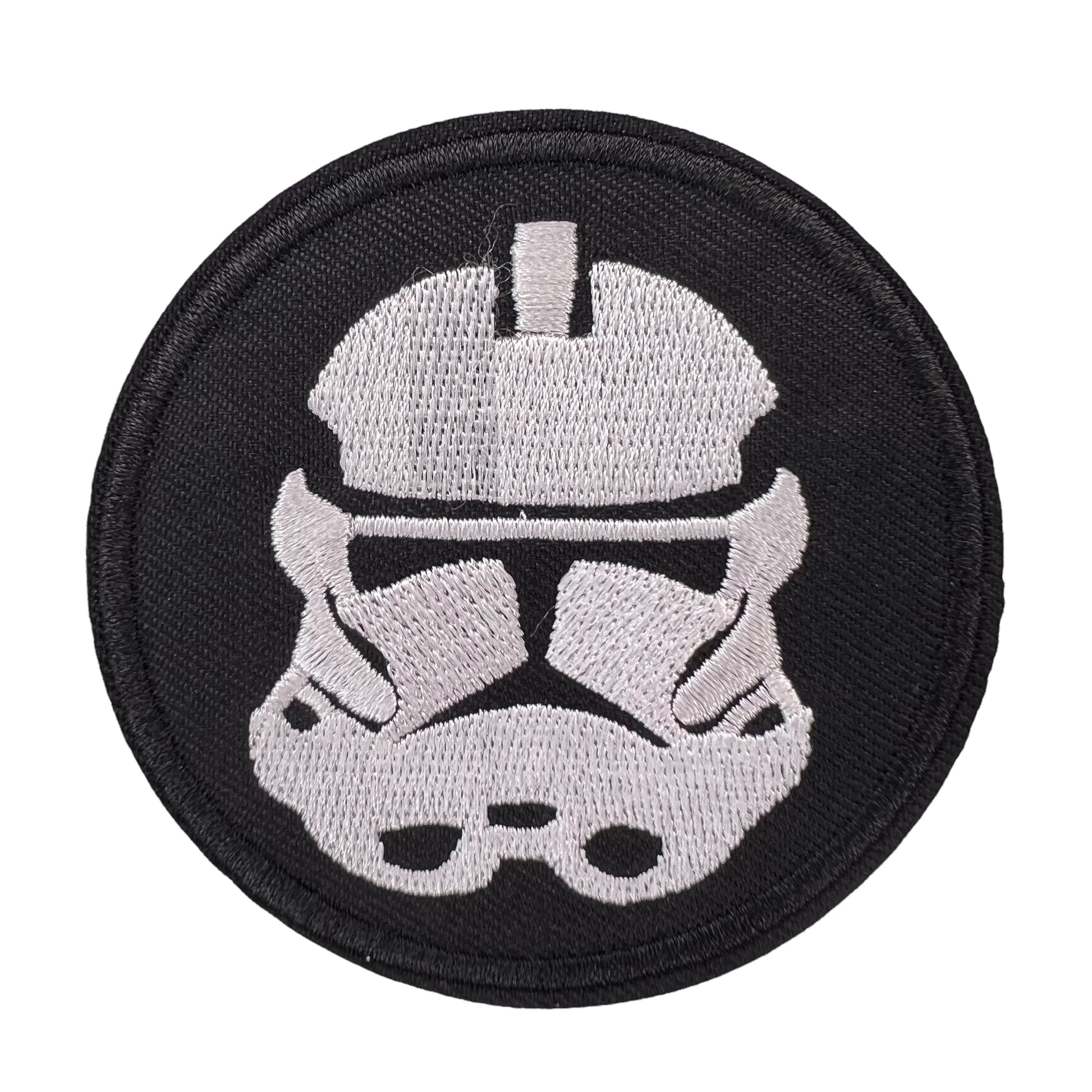 P0403-stormtrooper-op-zwarte-ronde-patch.jpg