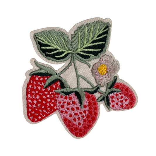 P0615-drie-aardbeien-met-bloemetjes-pacth